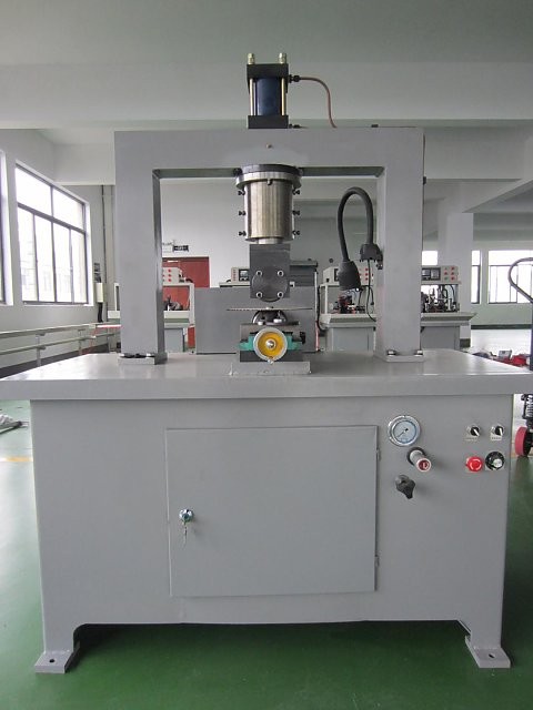 自動(dòng)滾腰機(jī)GYJ600